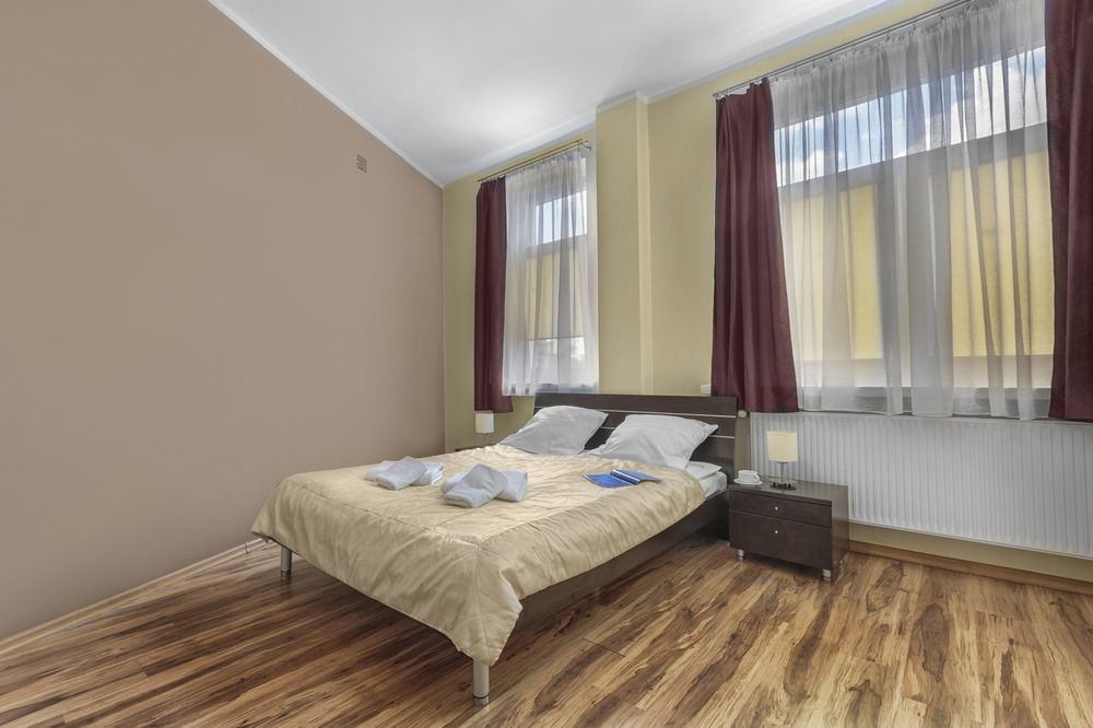 Adler Bed&Breakfast Apartment Lodz  Exterior photo