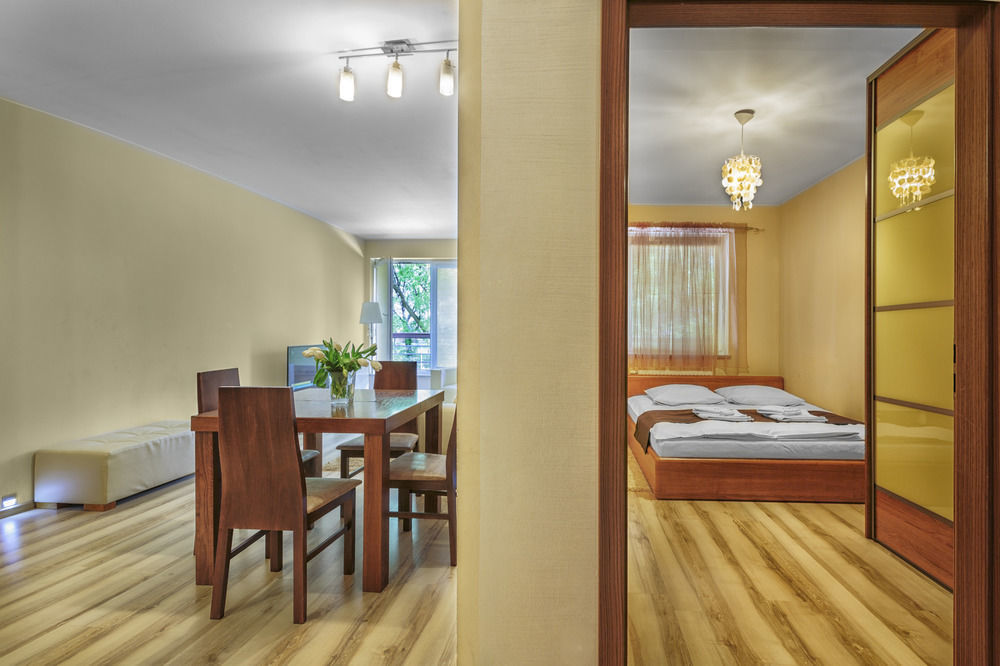 Adler Bed&Breakfast Apartment Lodz  Exterior photo