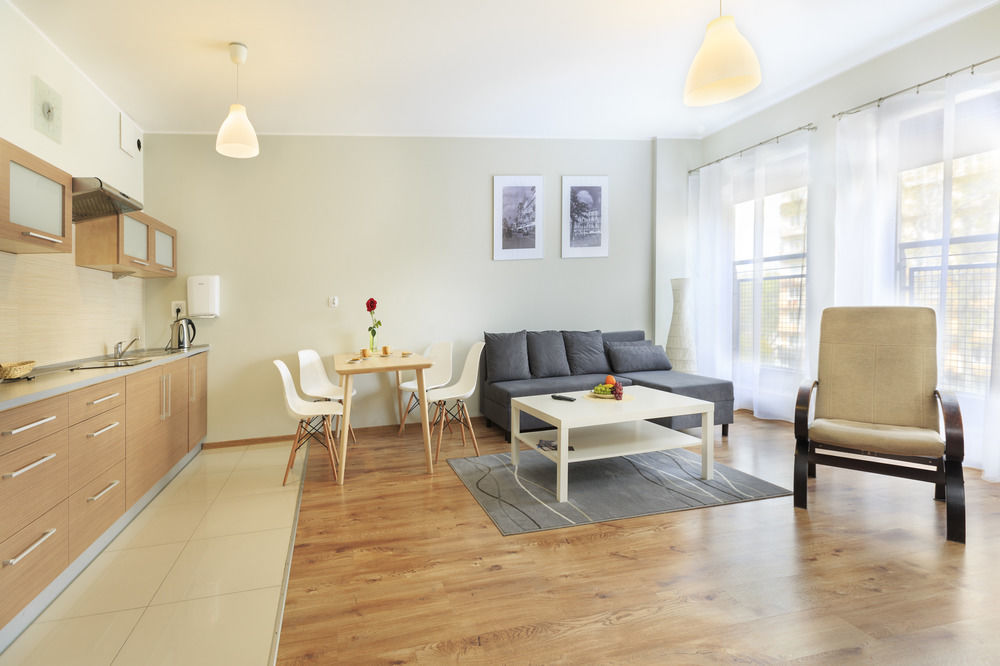 Adler Bed&Breakfast Apartment Lodz  Exterior photo